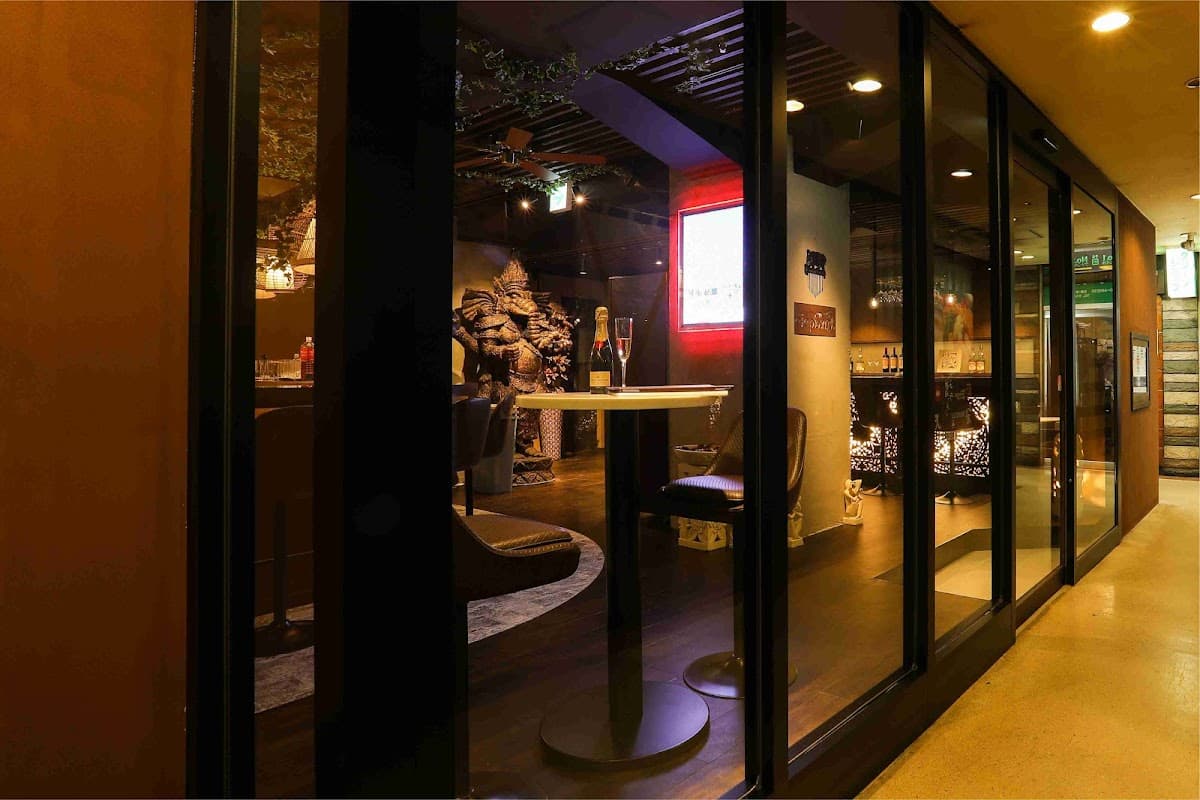ガールズバーElephant Cafeのカバー画像