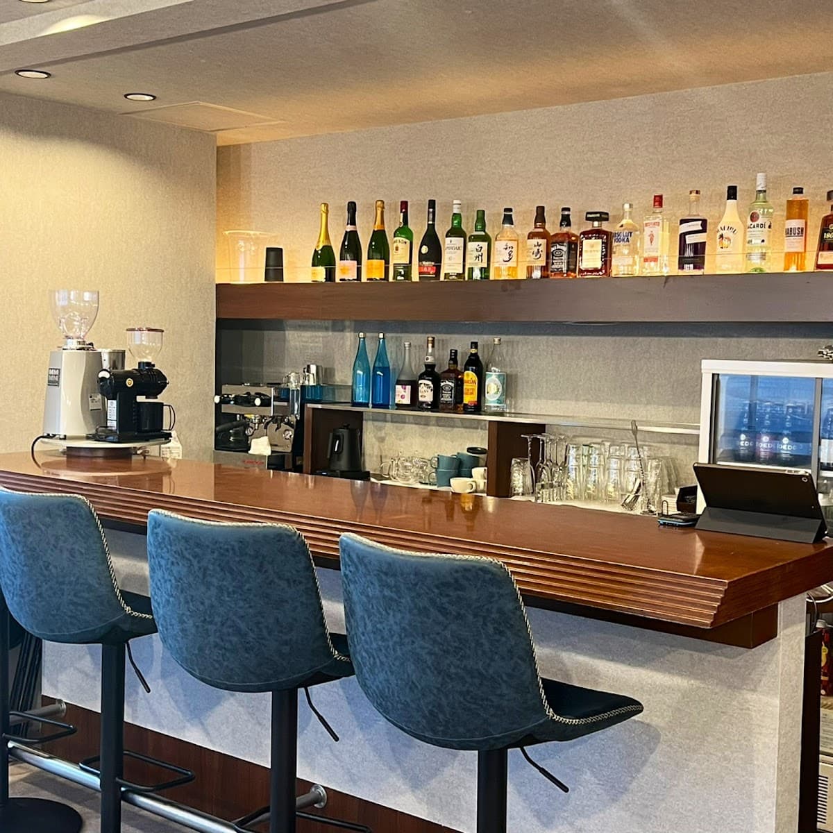 swimy /神田cafe&shisha bar(カフェ&シーシャバー)のカバー画像