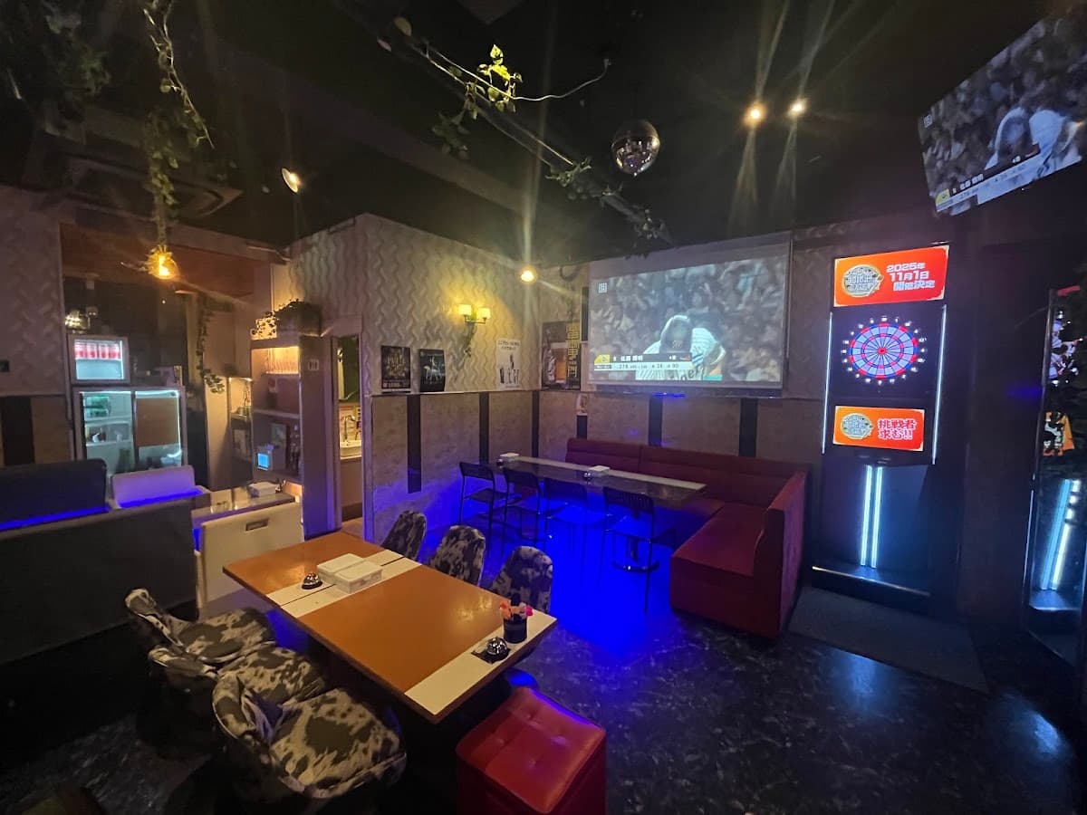 シーシャバー & ダーツバー & カラオケバー & ボードゲームバー & スポーツ中継 黒猫(旧スナック黒猫)のカバー画像