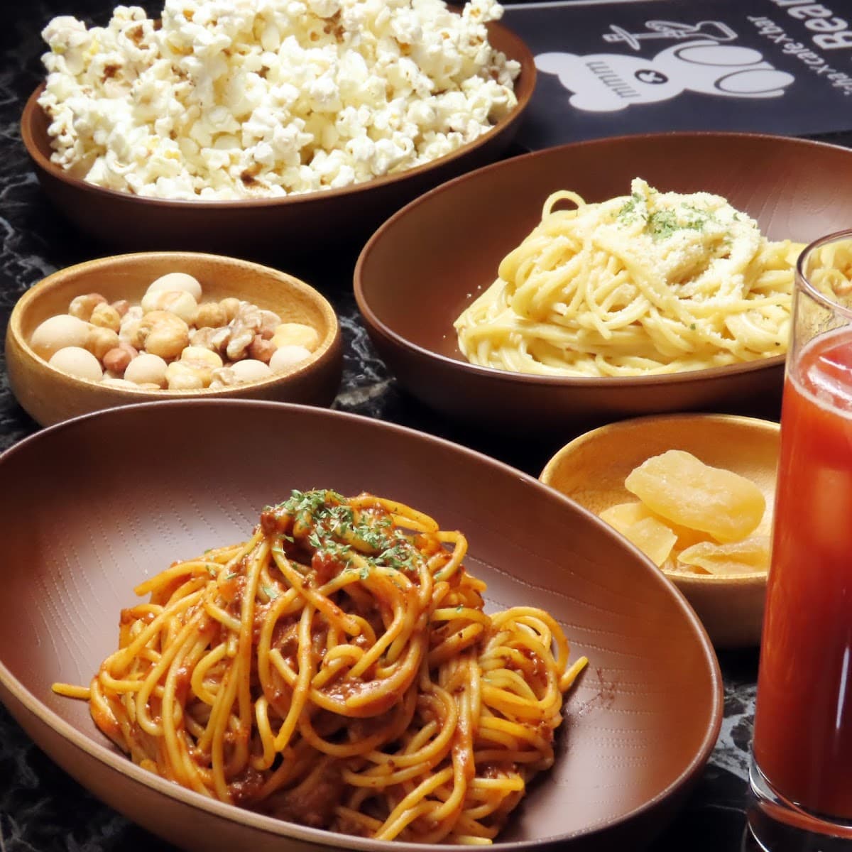 シーシャ✖︎カフェ✖︎バー MmmBearのカバー画像