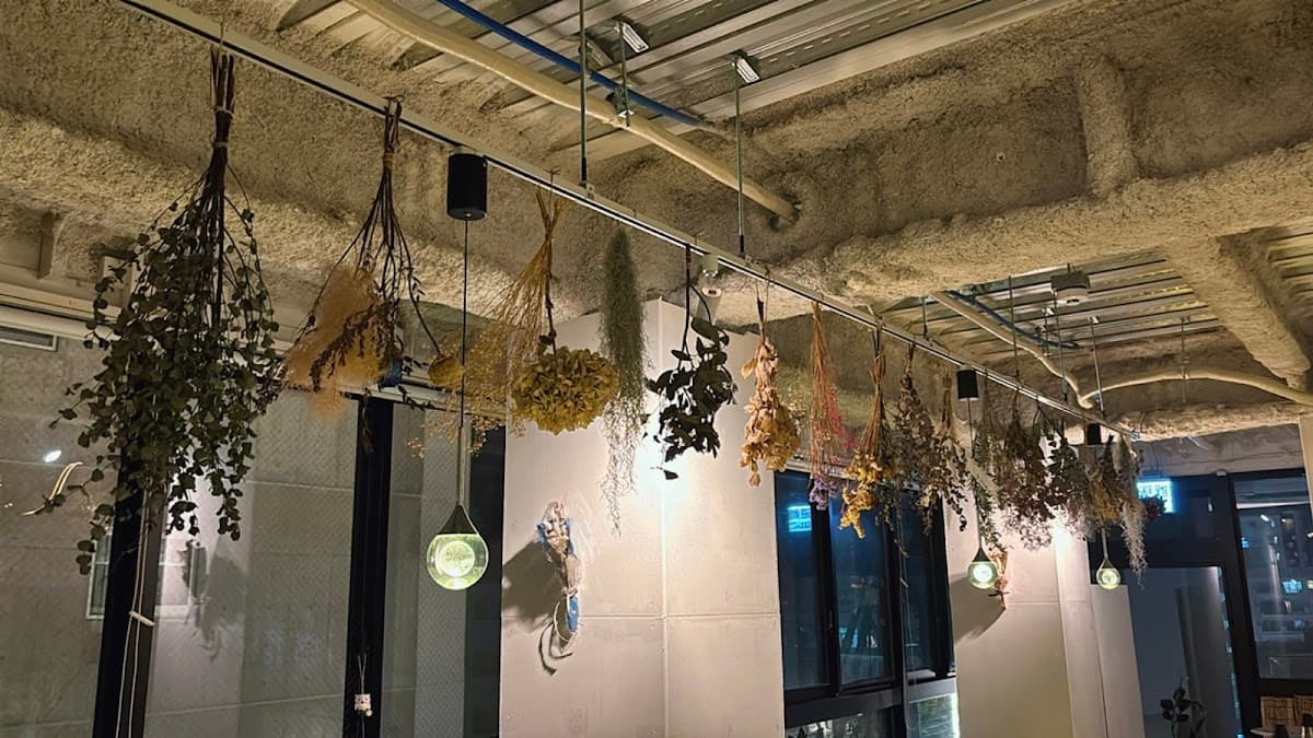 Shisha cafe &bar SHIROのカバー画像