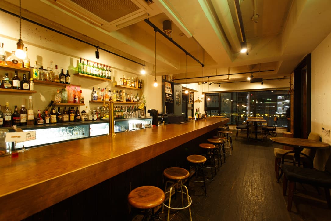 Cafe&bar midium / 大名 バーのカバー画像