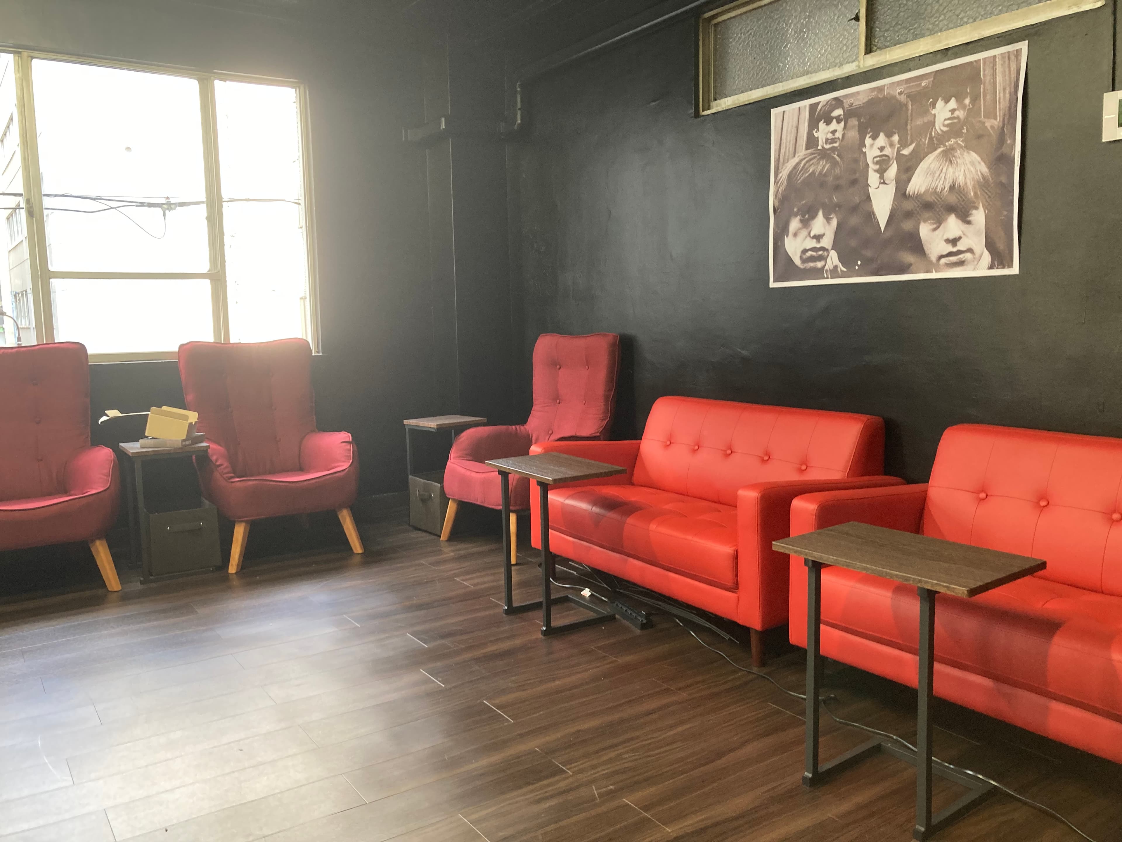 Shisha Cafe&Bar Paint It Blackのカバー画像