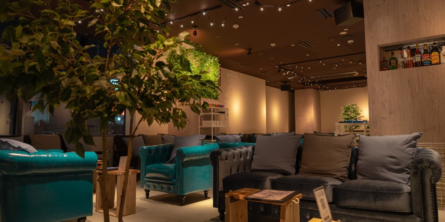 シーシャ×カフェ×バー C.STAND シースタンド 名古屋栄店のカバー画像