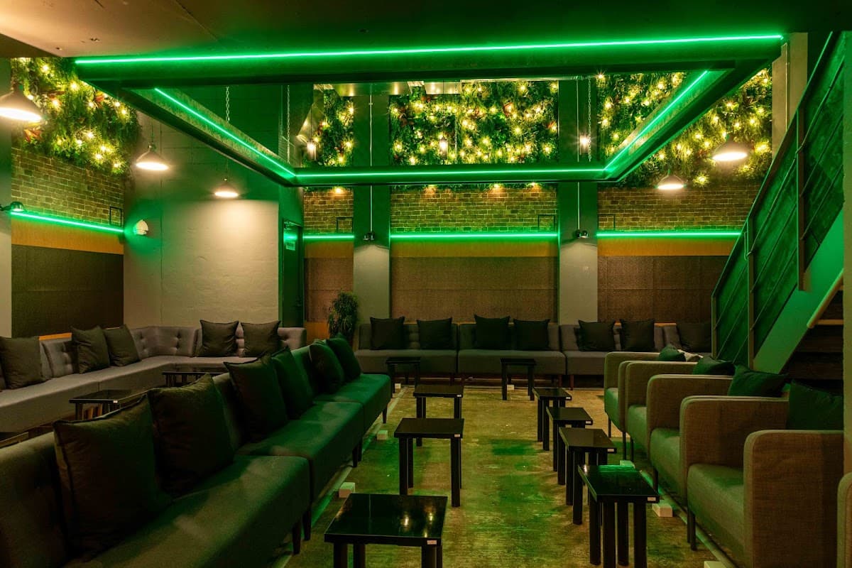 シーシャ カフェ&ダーツ バー C.STAND シースタンド 池袋サンシャイン通り店のカバー画像