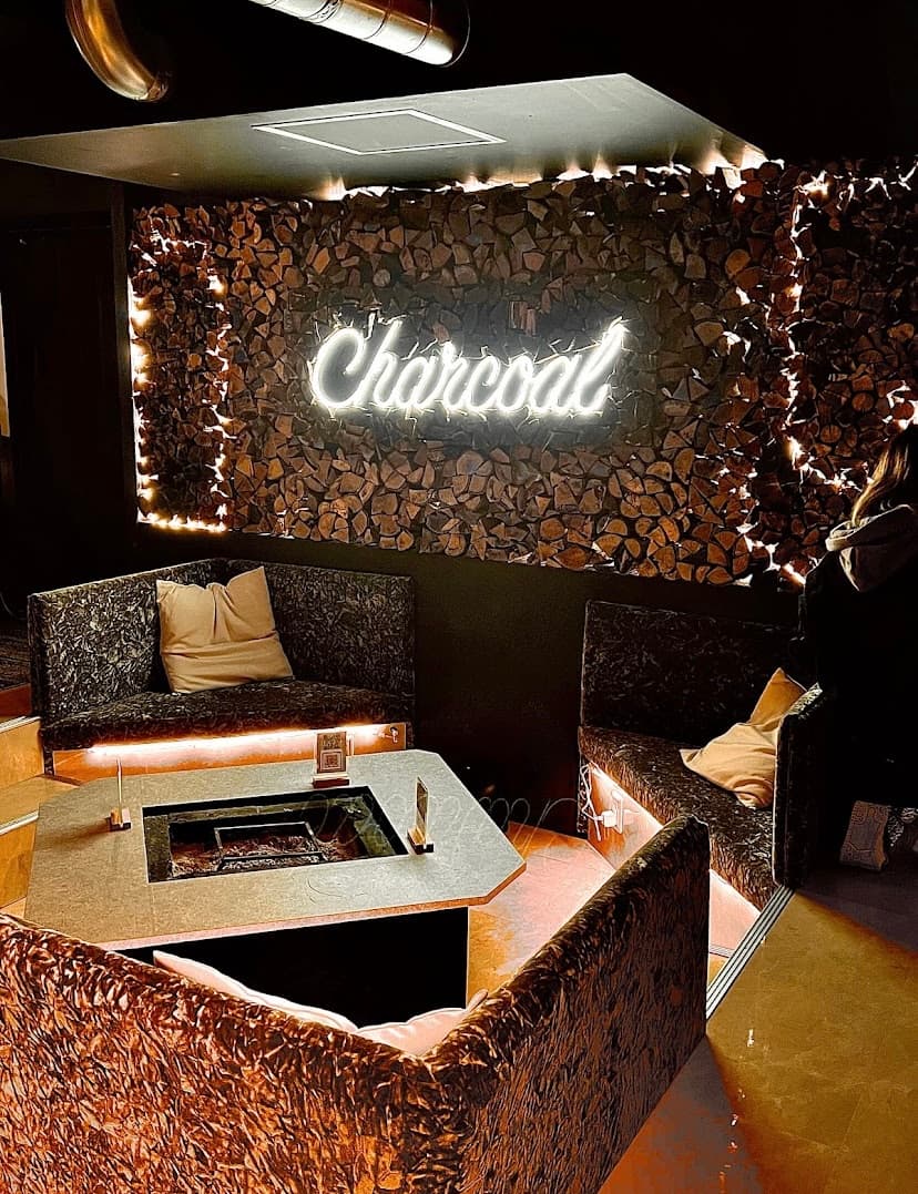 シーシャカフェ&バーcharcoal 新橋虎ノ門店のカバー画像